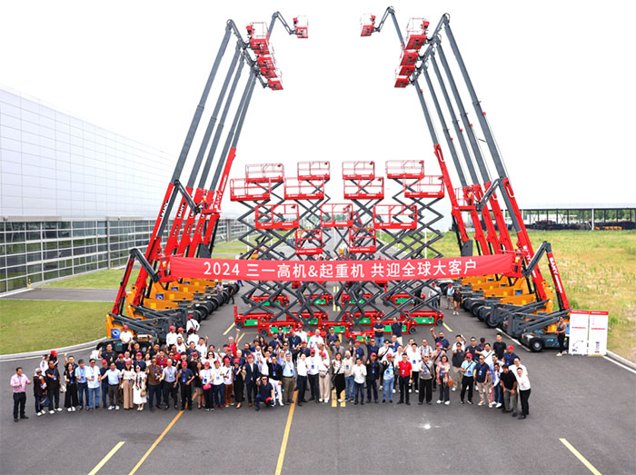 一百分翻譯服務助力“全球大客戶峰會”：多語種接力同傳，確保會議無縫溝通